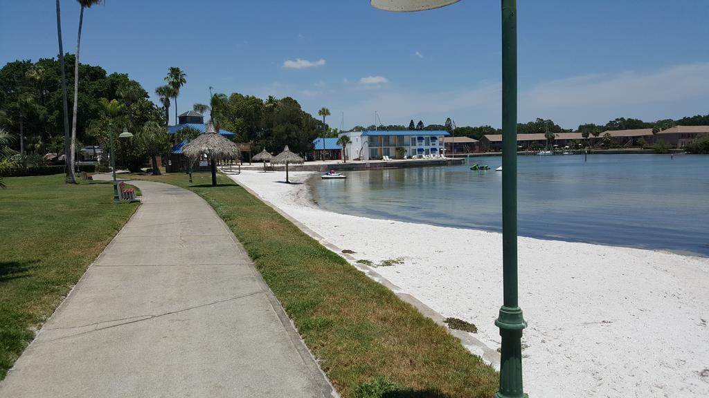Magnuson Hotel Marina Cove St. Petersburg Bagian luar foto
