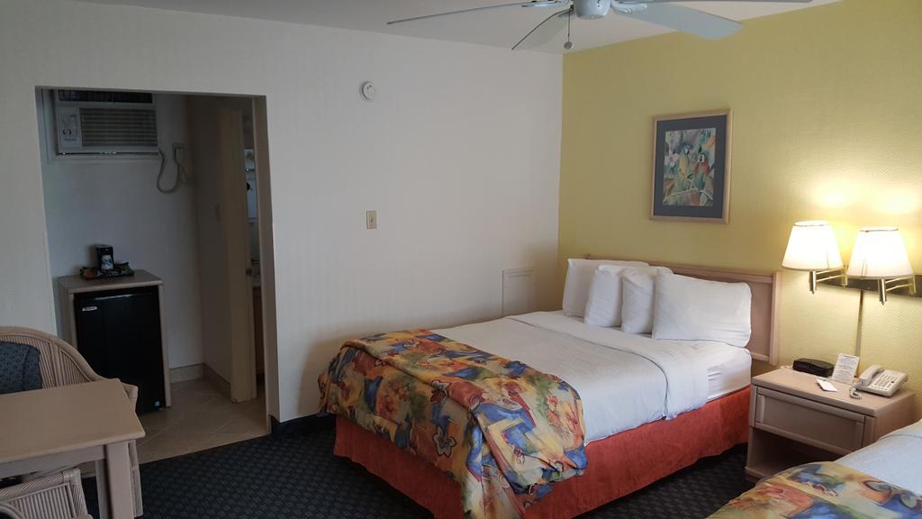 Magnuson Hotel Marina Cove St. Petersburg Bagian luar foto