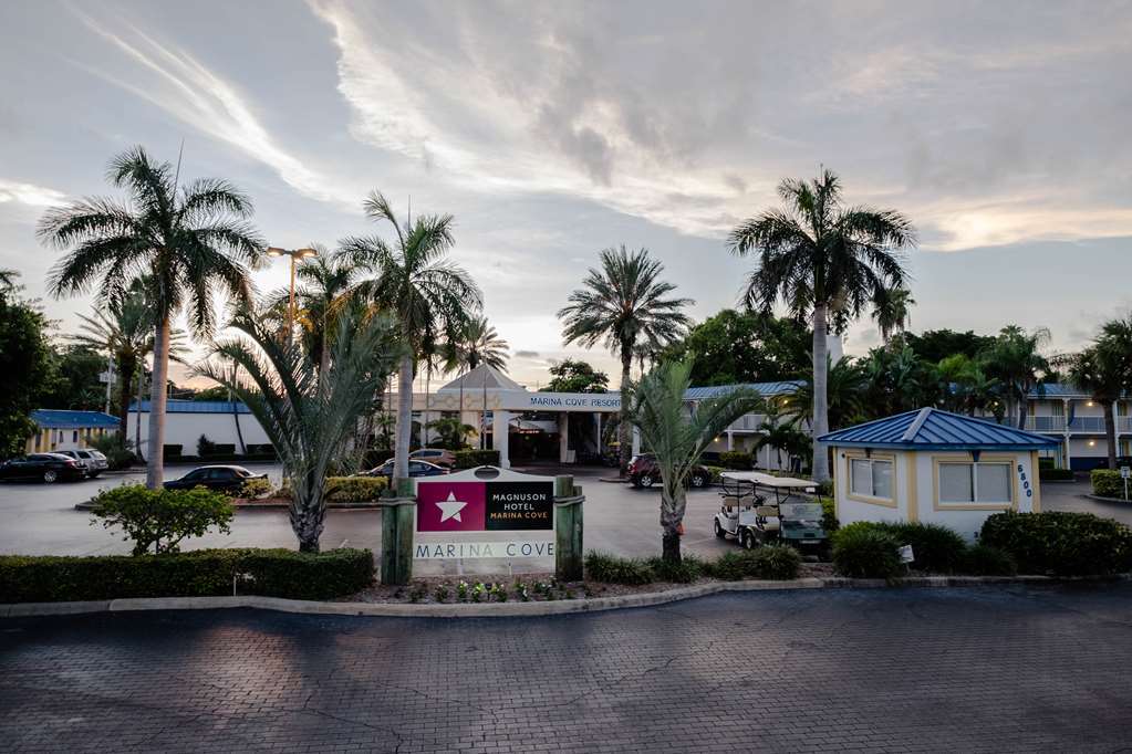 Magnuson Hotel Marina Cove St. Petersburg Bagian luar foto