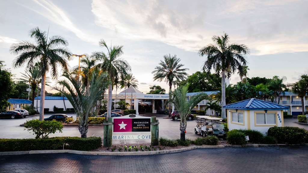 Magnuson Hotel Marina Cove St. Petersburg Bagian luar foto
